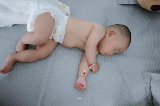 黑龙江3个月宝宝怎么抱